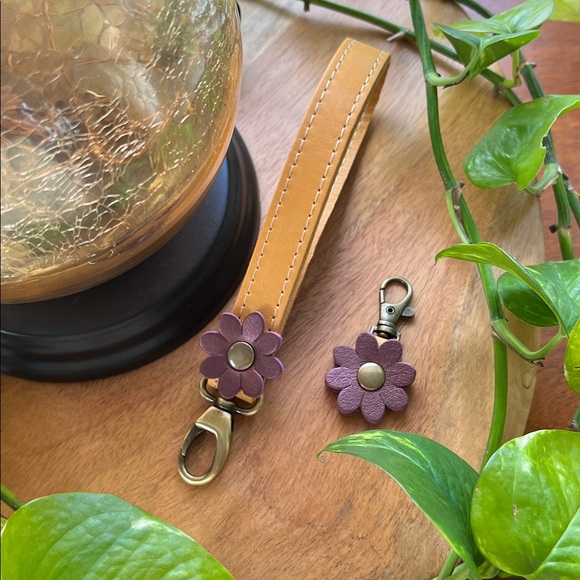 Handmade Wristlet / Grab Strap with matching Zipper-Pull! - Picture 2 of 10